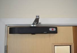 Agrippa Acoustic Battery Operated Fire Door Closer - Black